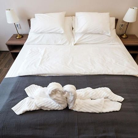 Mp Hotel Зноймо Екстериор снимка