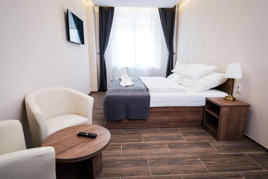 Mp Hotel Зноймо Екстериор снимка