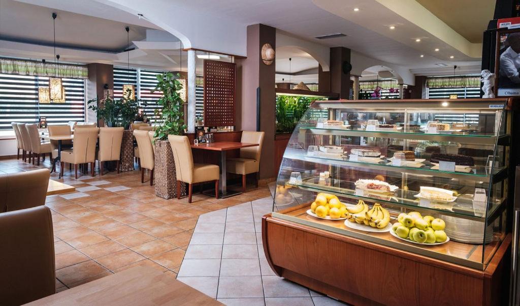 Mp Hotel Зноймо Екстериор снимка
