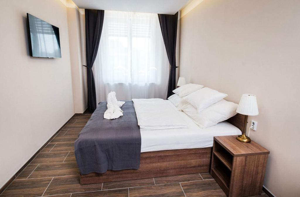 Mp Hotel Зноймо Екстериор снимка